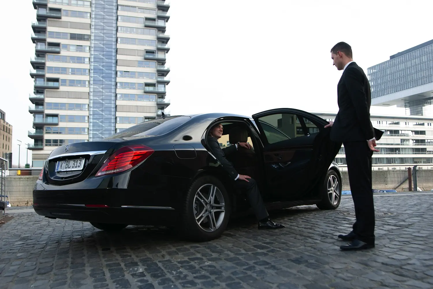First-Class Journeys: A Guide to Premium Limousine Services