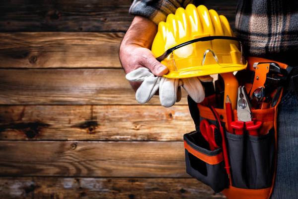 Safety Tips for Electrician Contractors