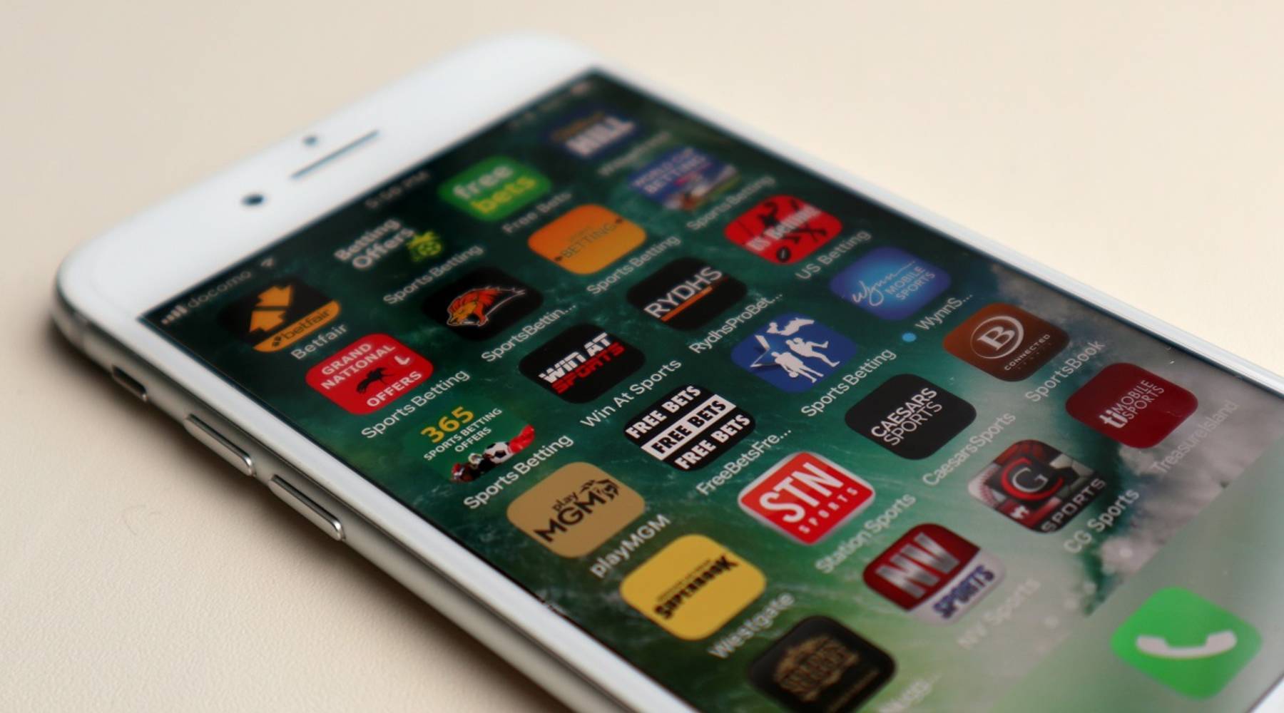 Top Tips to Conquer the Slot Machines at Rajacasino88 Live Casino