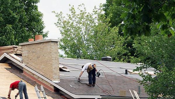 How to Evaluate Roofing Installation Contractors for Your Project